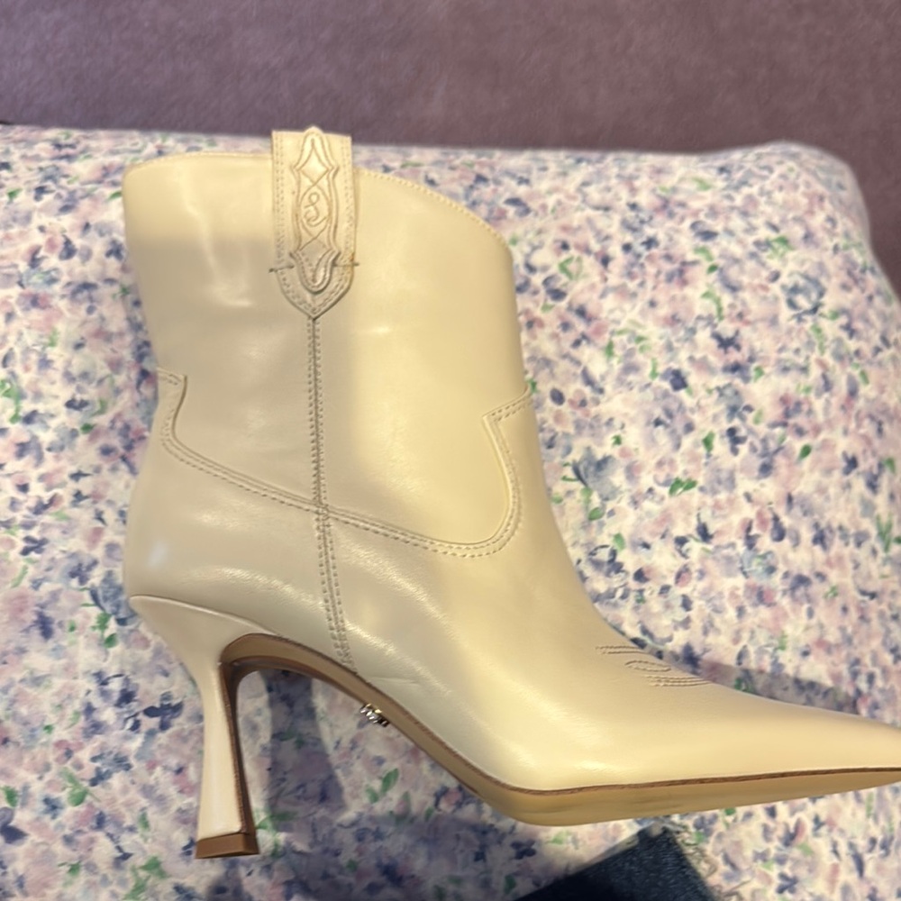 Sam Edelman Cream Heeled Boots